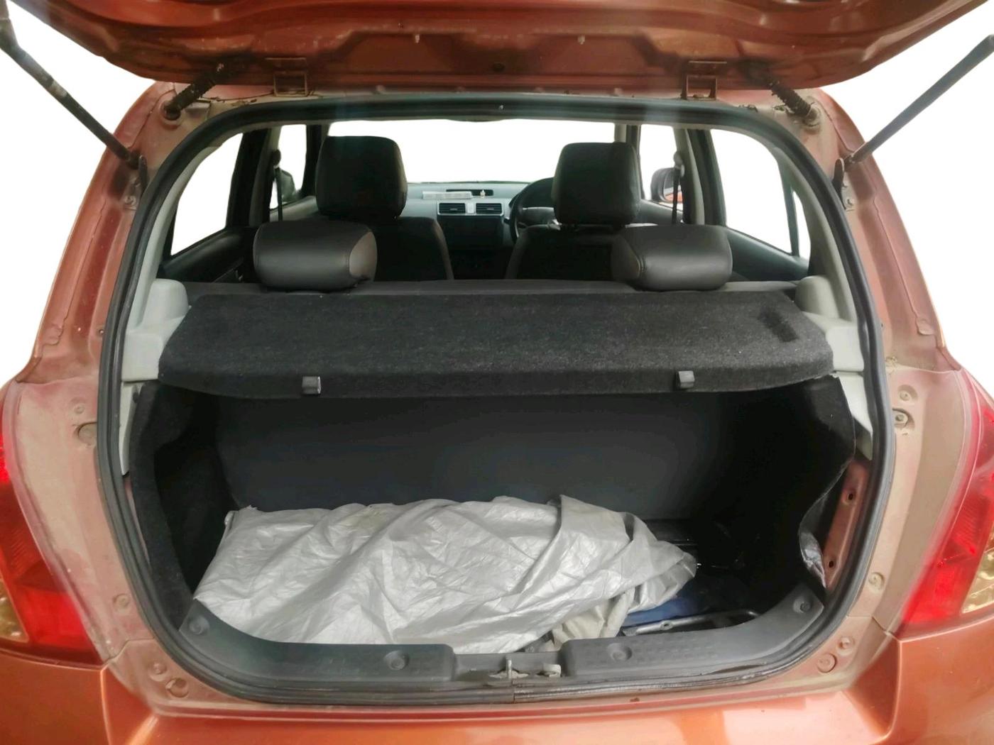 2011 Maruti Swift VXI, Petrol, Manual, 33,588 km, exterior