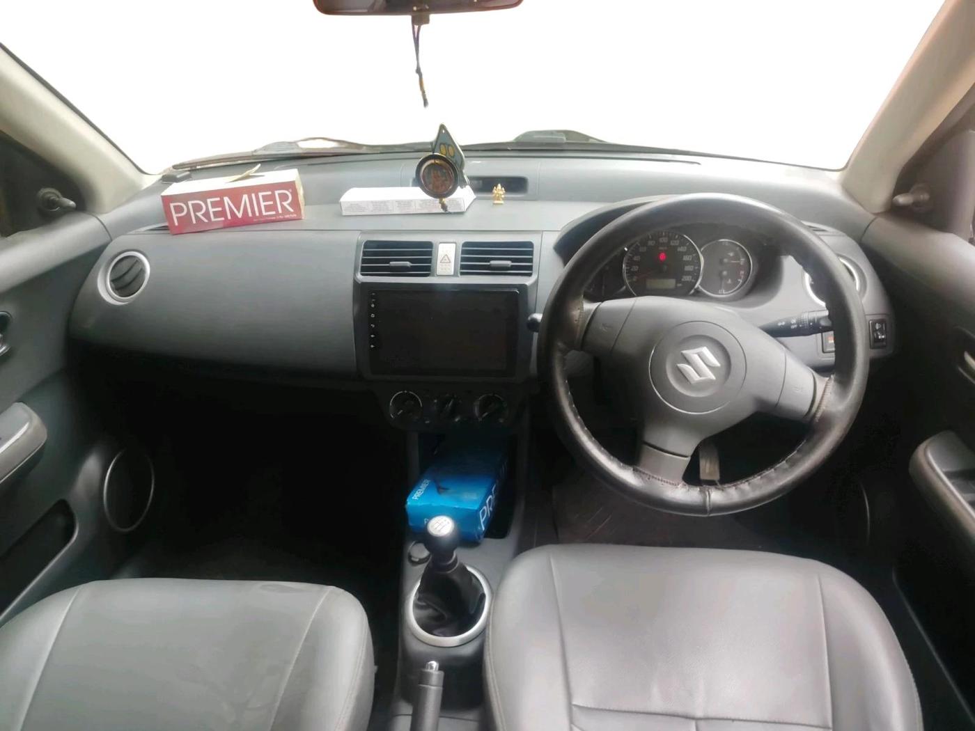 2011 Maruti Swift VXI, Petrol, Manual, 33,588 km, interior