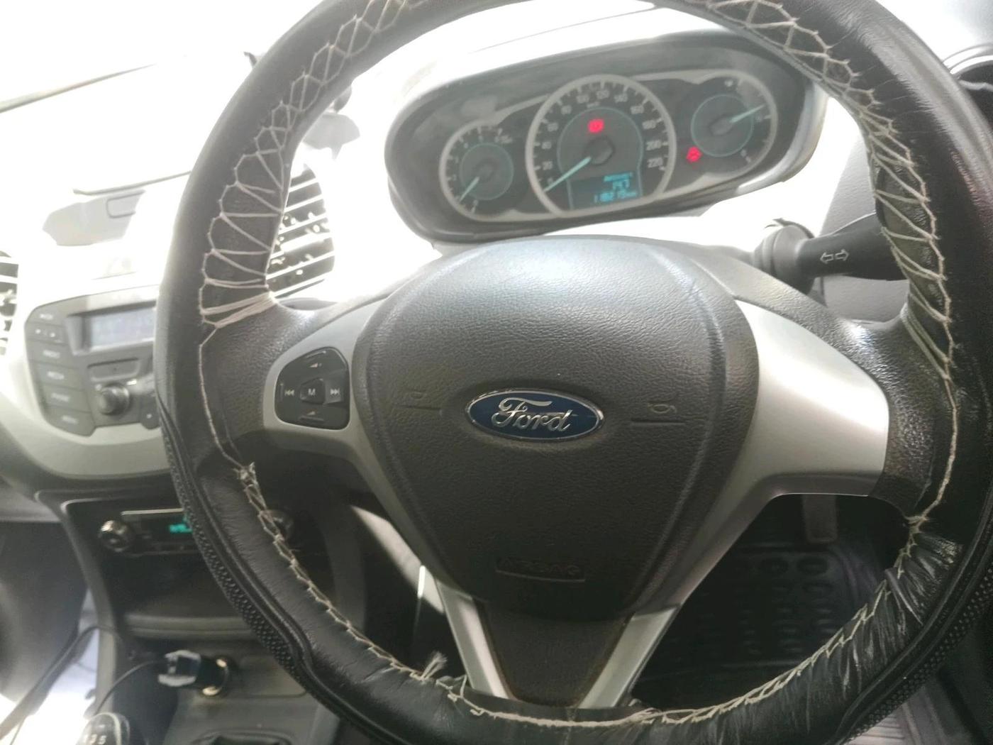 2015 Ford New Figo TITANIUM1.5 DIESEL, Diesel, Manual, 1,18,219 km, interior
