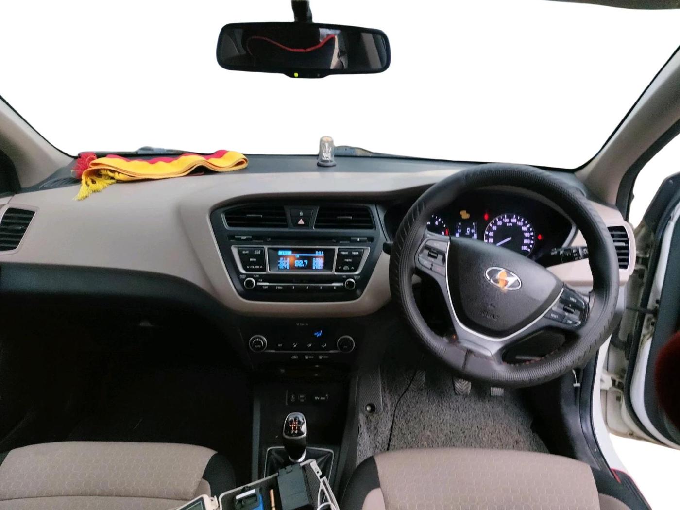 2014 Hyundai Elite i20 SPORTZ 1.4 CRDI, Diesel, Manual, 55,612 km, interior