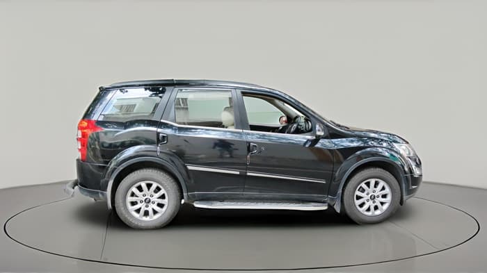 2016 Mahindra XUV500 W10 AT, Diesel, Automatic, 1,10,997 km, exterior