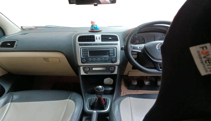 2014 Volkswagen Polo HIGHLINE DIESEL, Diesel, Manual, 1,33,940 km, interior