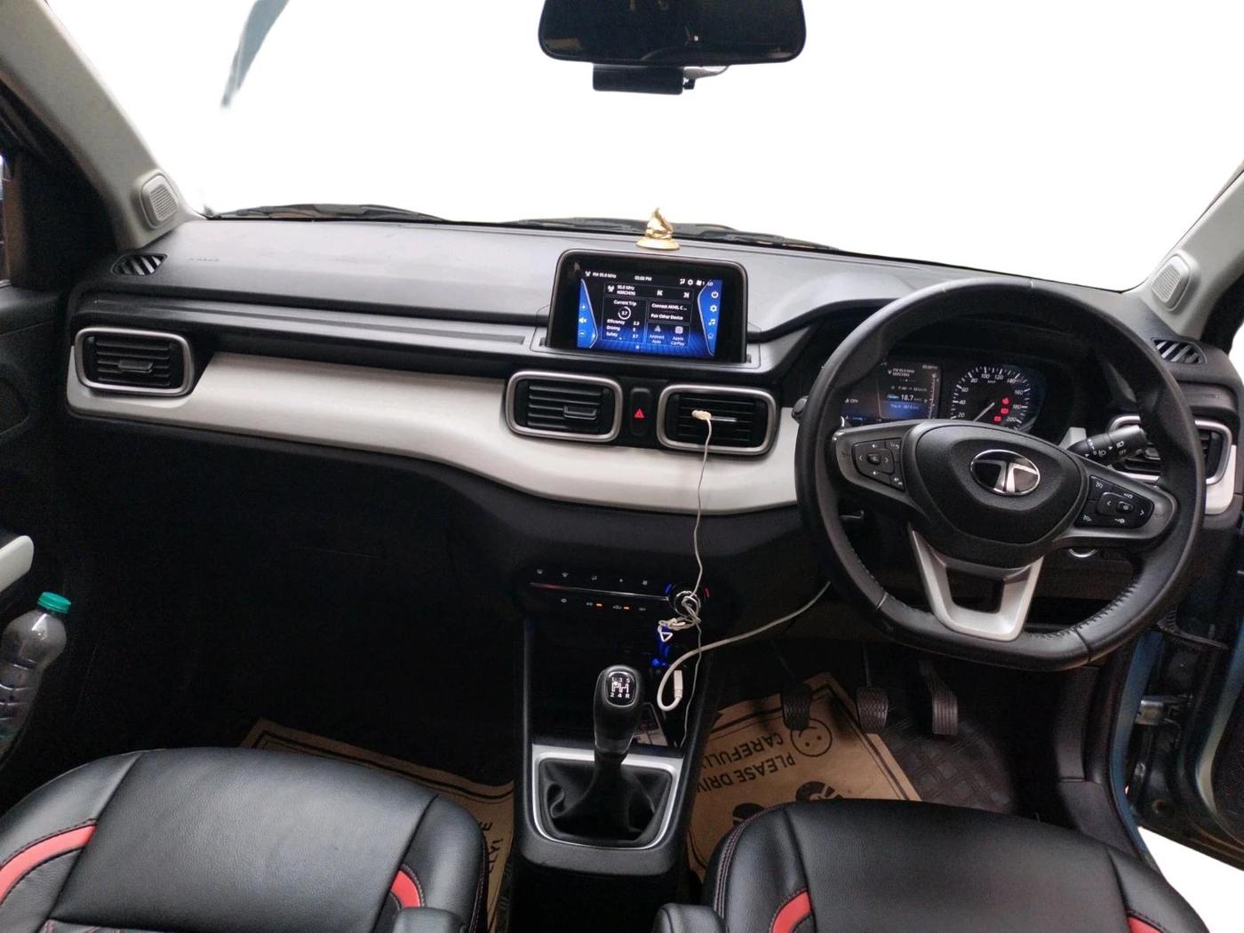 2024 Tata PUNCH Creative Dual Tone MT Sunroof, Petrol, Manual, 11,535 km, interior