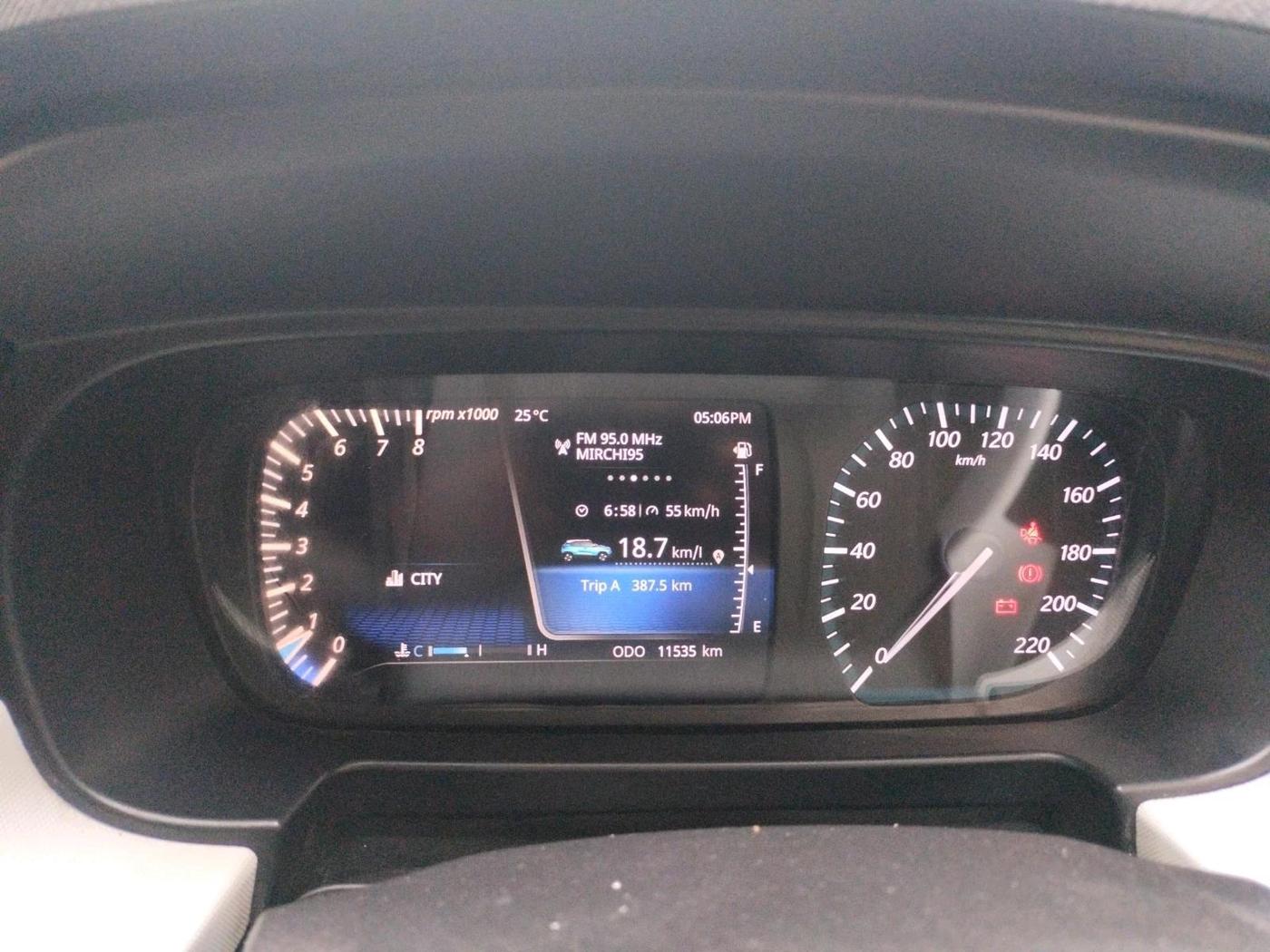 2024 Tata PUNCH Creative Dual Tone MT Sunroof, Petrol, Manual, 11,535 km, interior