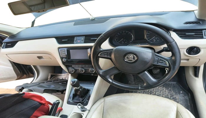 2014 Skoda Octavia AMBITION 2.0 TDI, Diesel, Manual, 1,43,029 km, interior