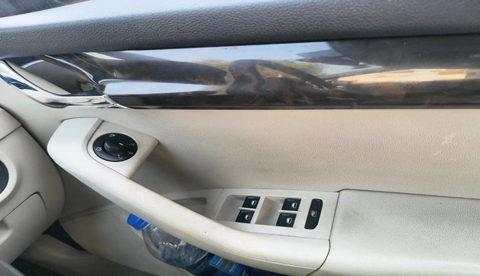 2014 Skoda Octavia AMBITION 2.0 TDI, Diesel, Manual, 1,43,029 km, interior