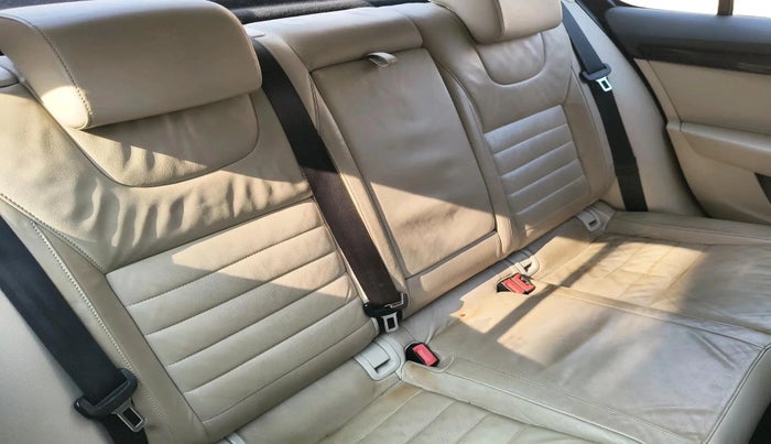 2014 Skoda Octavia AMBITION 2.0 TDI, Diesel, Manual, 1,43,029 km, interior