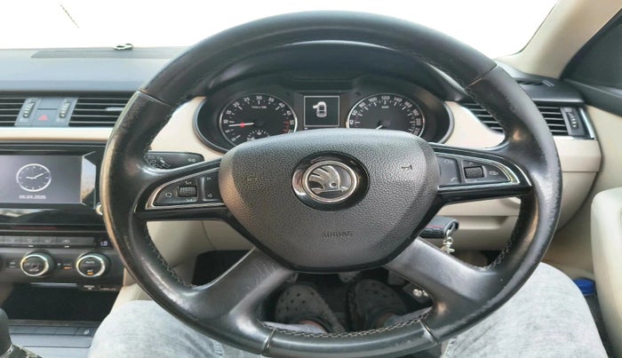 2014 Skoda Octavia AMBITION 2.0 TDI, Diesel, Manual, 1,43,029 km, interior