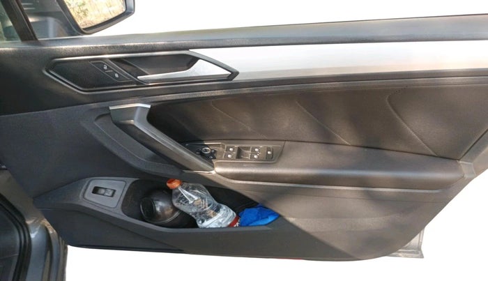 2017 Volkswagen TIGUAN HIGHLINE TDI AT, Diesel, Automatic, 1,34,536 km, interior