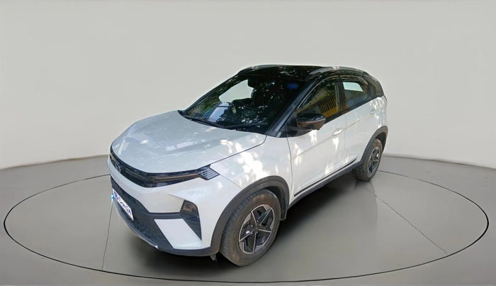 2024 Tata NEXON FEARLESS + SUNROOF DCA DUAL TONE 1.2 PETROL, Petrol, Automatic, 18,612 km, exterior