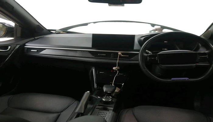 2024 Tata NEXON FEARLESS + SUNROOF DCA DUAL TONE 1.2 PETROL, Petrol, Automatic, 18,612 km, interior