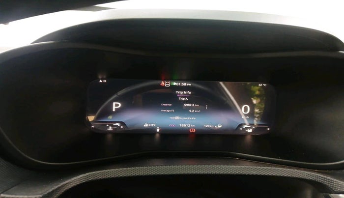 2024 Tata NEXON FEARLESS + SUNROOF DCA DUAL TONE 1.2 PETROL, Petrol, Automatic, 18,612 km, interior