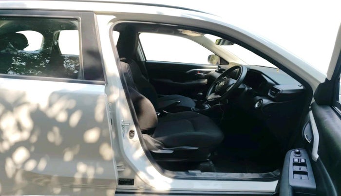 2023 Toyota URBAN CRUISER HYRYDER E NEO DRIVE, Petrol, Manual, 2,258 km, interior