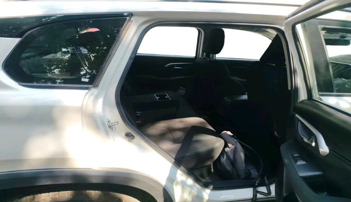 2023 Toyota URBAN CRUISER HYRYDER E NEO DRIVE, Petrol, Manual, 2,258 km, interior