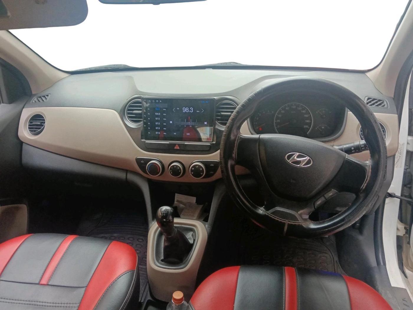 2015 Hyundai Grand i10 MAGNA 1.1 CRDI, Diesel, Manual, 92,116 km, interior