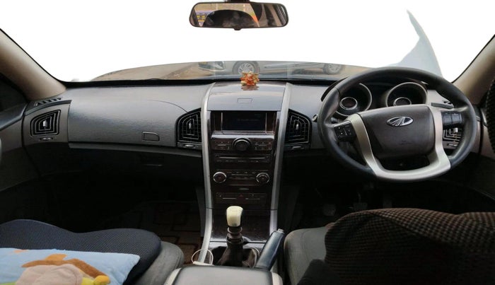 2014 Mahindra XUV500 W6, Diesel, Manual, 1,94,462 km, interior