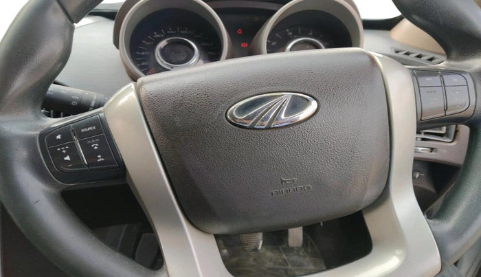 2014 Mahindra XUV500 W6, Diesel, Manual, 1,94,462 km, interior