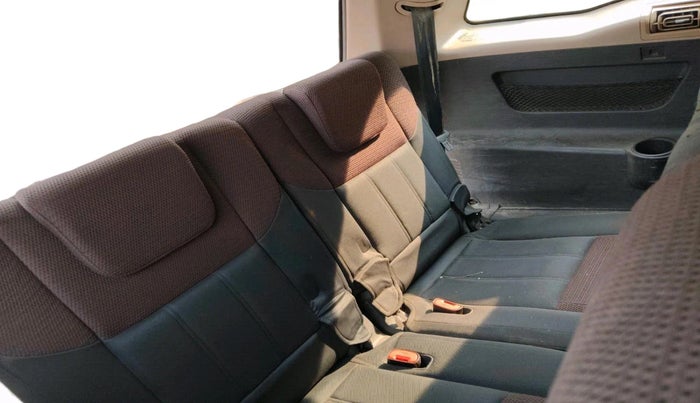 2014 Mahindra XUV500 W6, Diesel, Manual, 1,94,462 km, interior