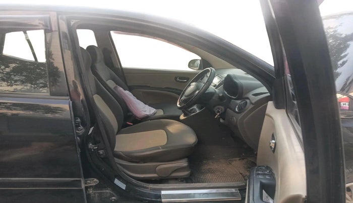 2013 Hyundai i10 SPORTZ 1.2, Petrol, Manual, 1,04,883 km, interior