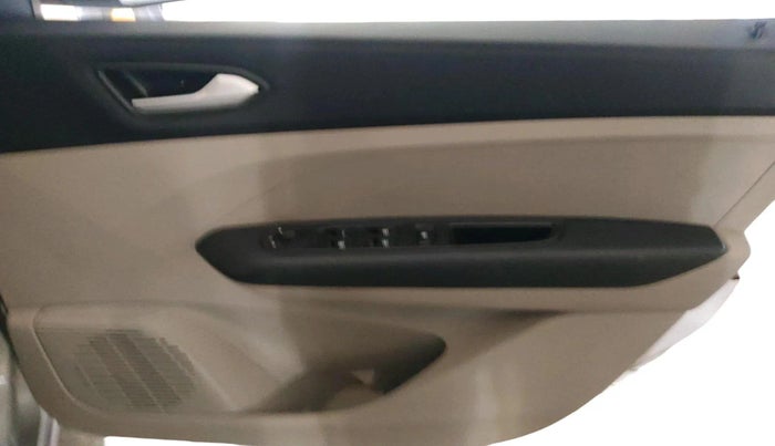 2022 Renault TRIBER RXZ, Petrol, Manual, 37,195 km, interior