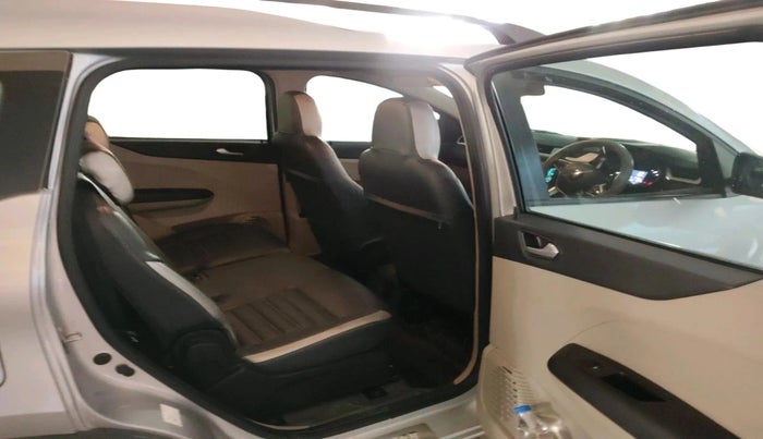 2022 Renault TRIBER RXZ, Petrol, Manual, 37,195 km, interior