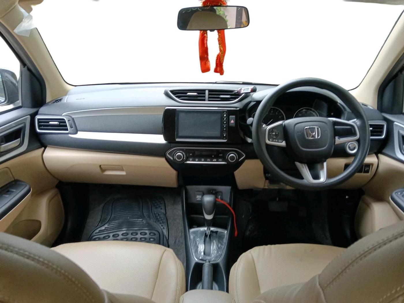 2022 Honda Amaze 1.2L I-VTEC VX CVT, Petrol, Automatic, 24,428 km, interior