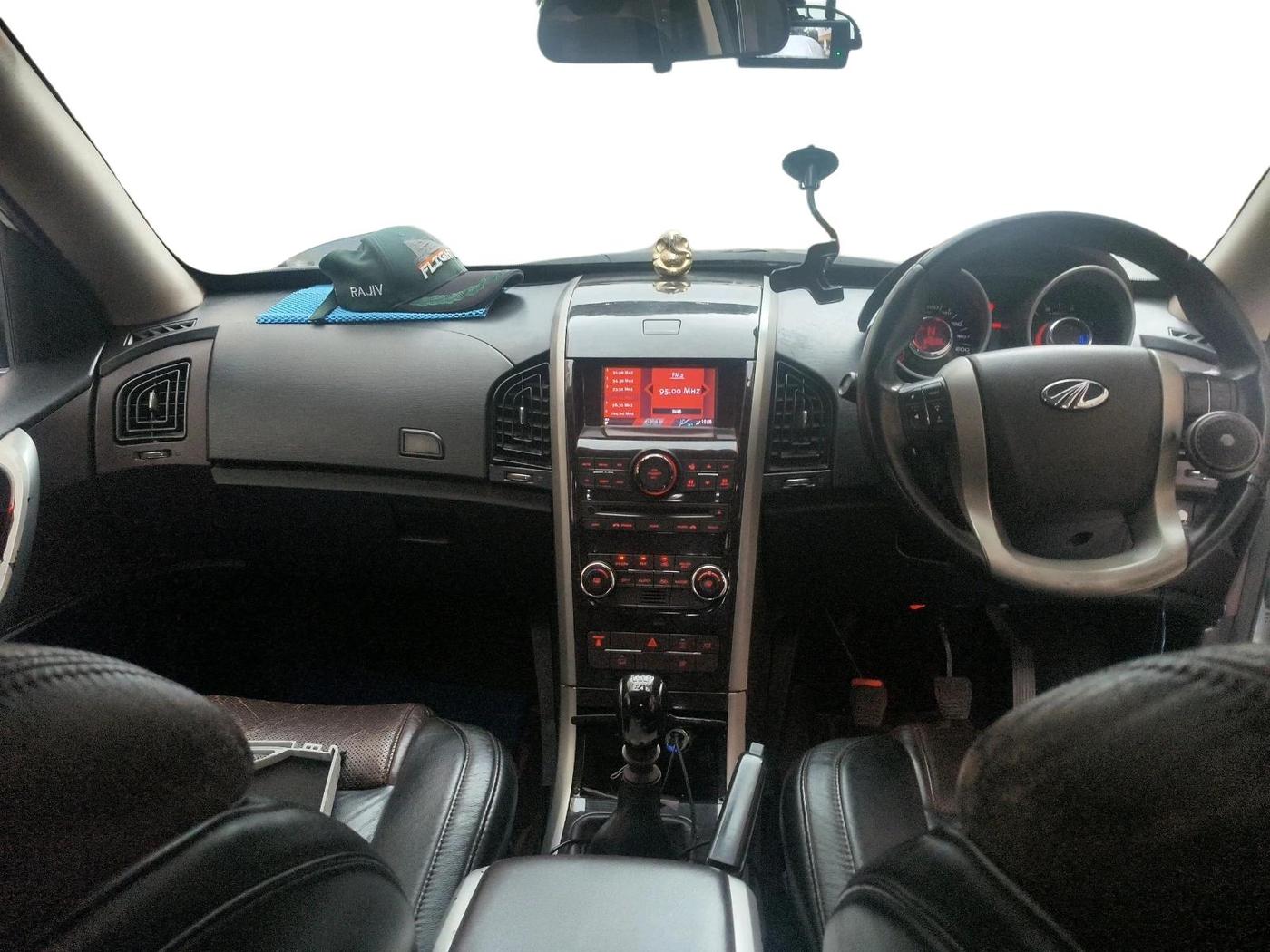 2013 Mahindra XUV500 W8, Diesel, Manual, 95,039 km, interior