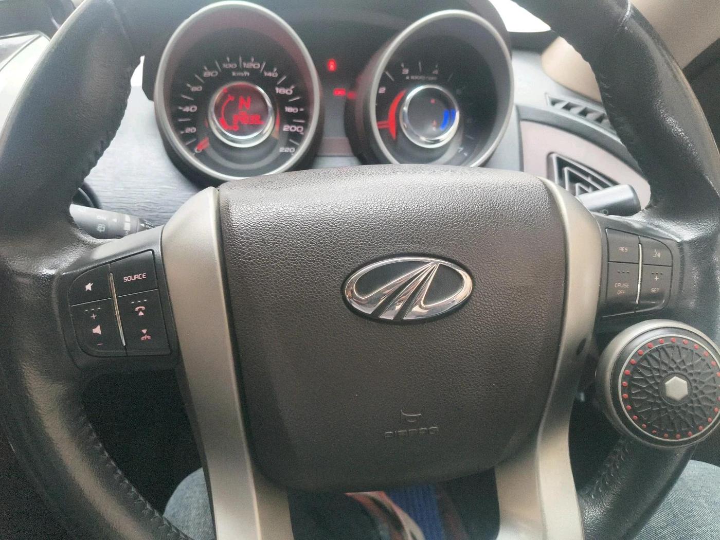 2013 Mahindra XUV500 W8, Diesel, Manual, 95,039 km, interior