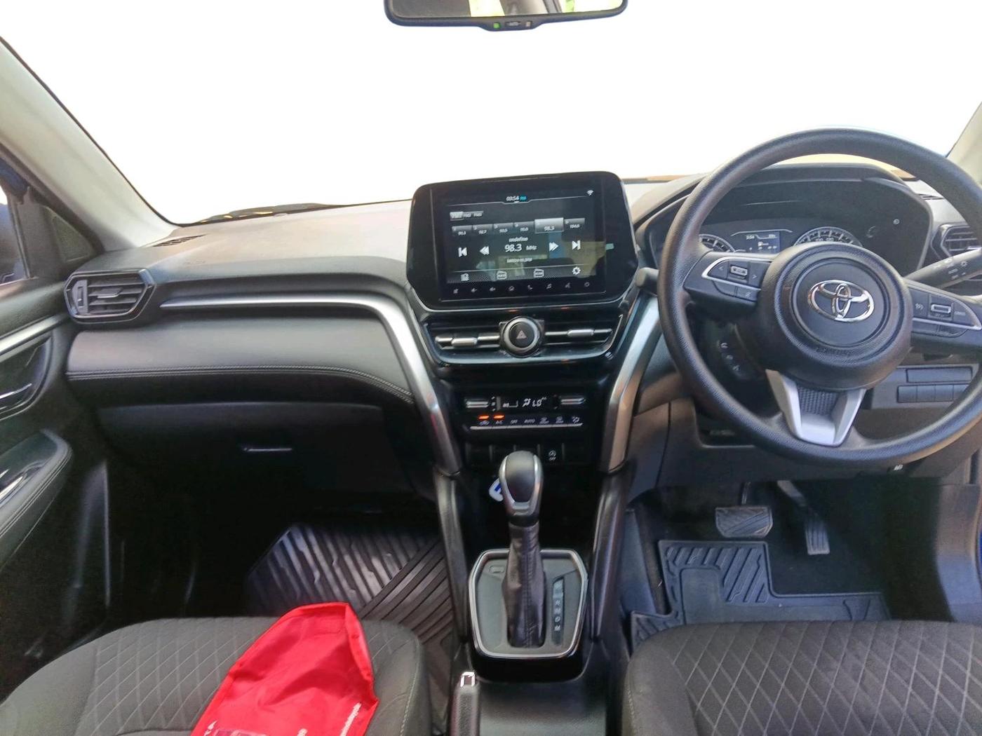 2024 Toyota URBAN CRUISER HYRYDER G AT NEO DRIVE, Petrol, Automatic, 20,554 km, interior