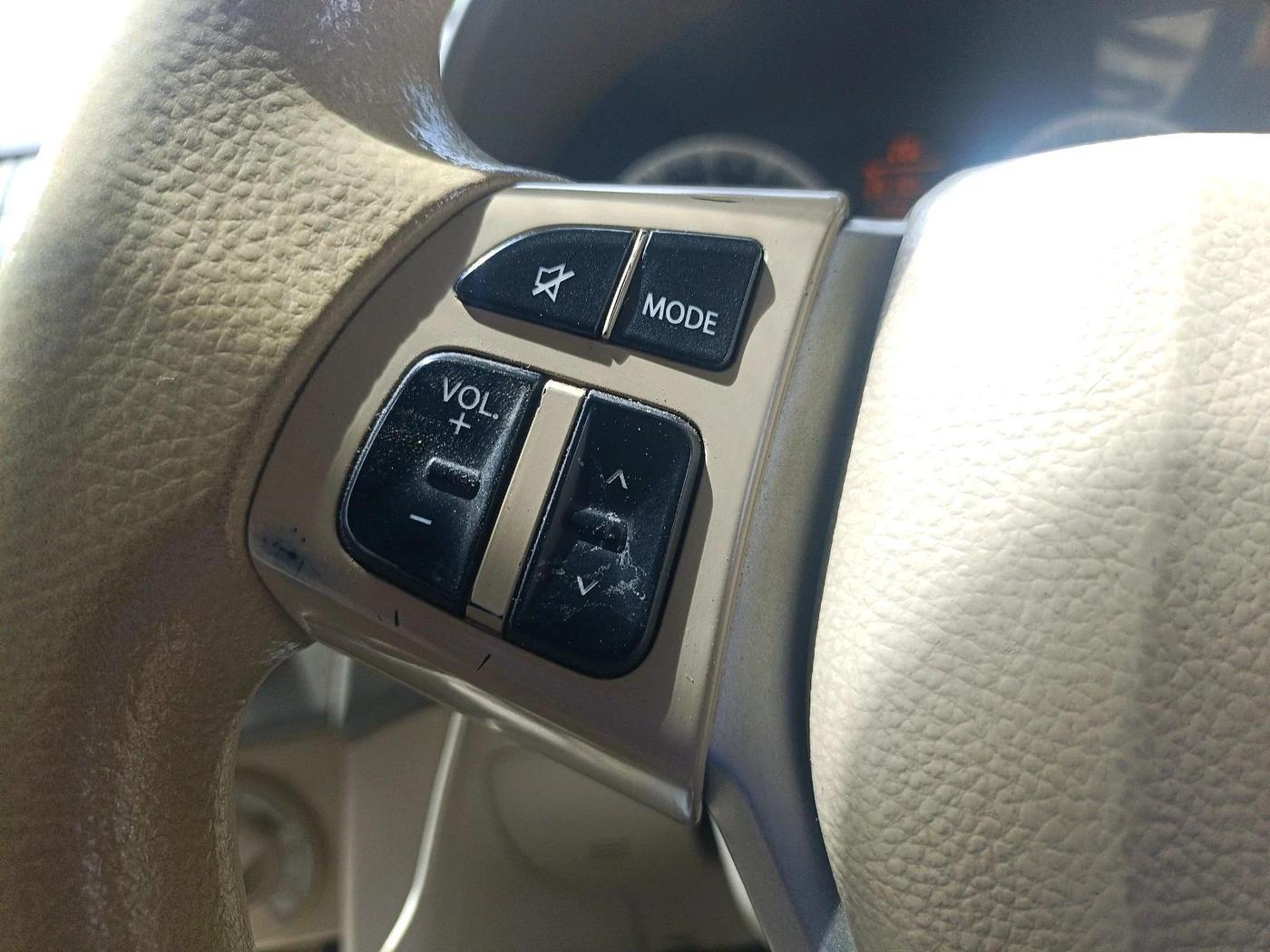 2013 Maruti Ertiga ZXI, Petrol, Manual, 1,73,313 km, interior