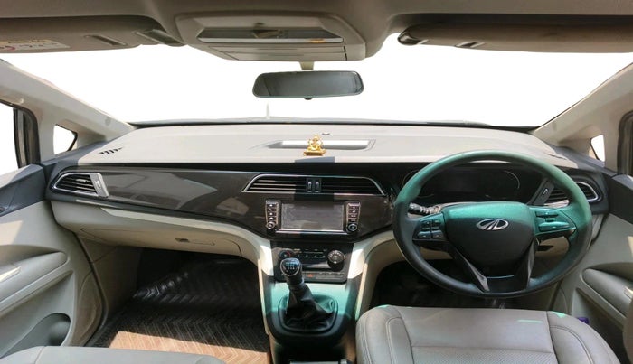 2018 Mahindra MARAZZO M6 7 STR, Diesel, Manual, 1,17,730 km, interior