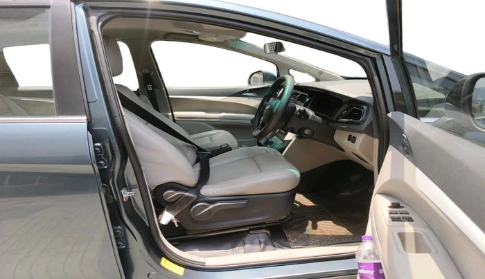 2018 Mahindra MARAZZO M6 7 STR, Diesel, Manual, 1,17,730 km, interior