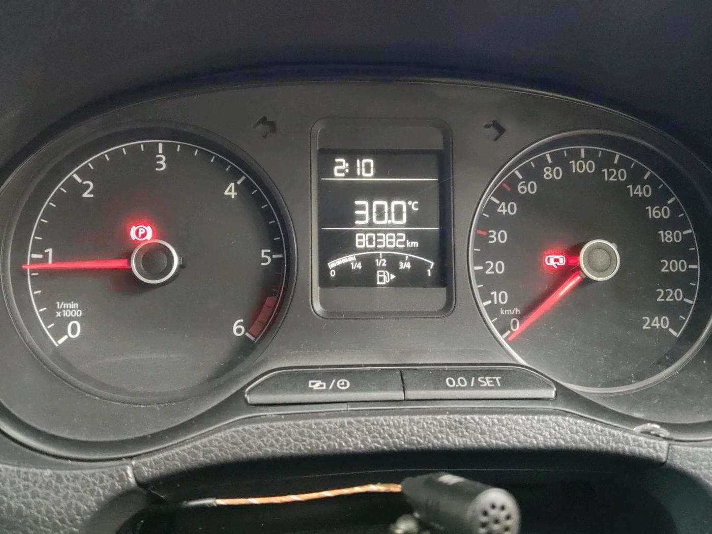 2015 Volkswagen Polo TRENDLINE 1.5L, Diesel, Manual, 80,382 km, interior