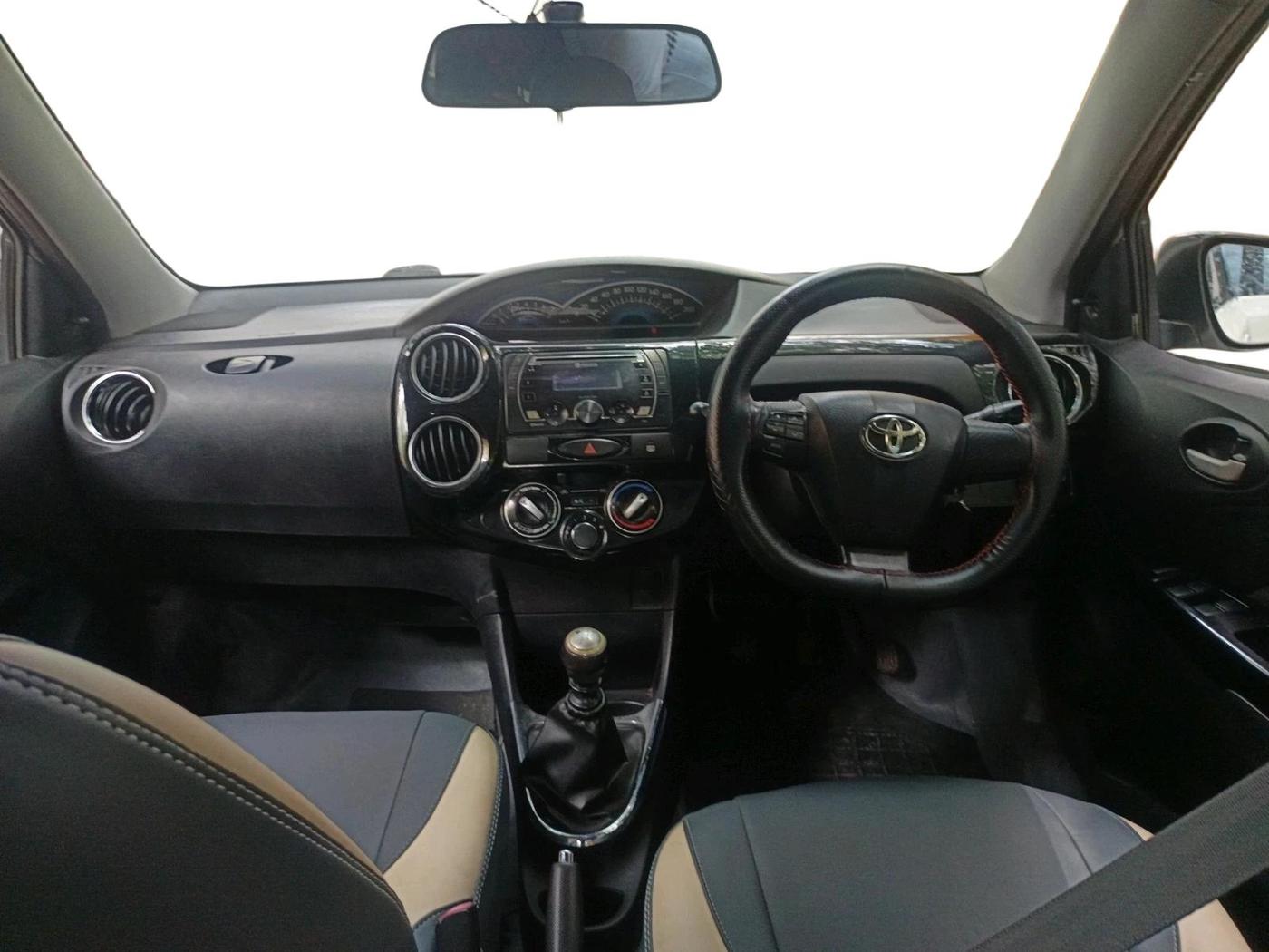 2014 Toyota Etios CROSS 1.4 VD, Diesel, Manual, 1,14,625 km, interior