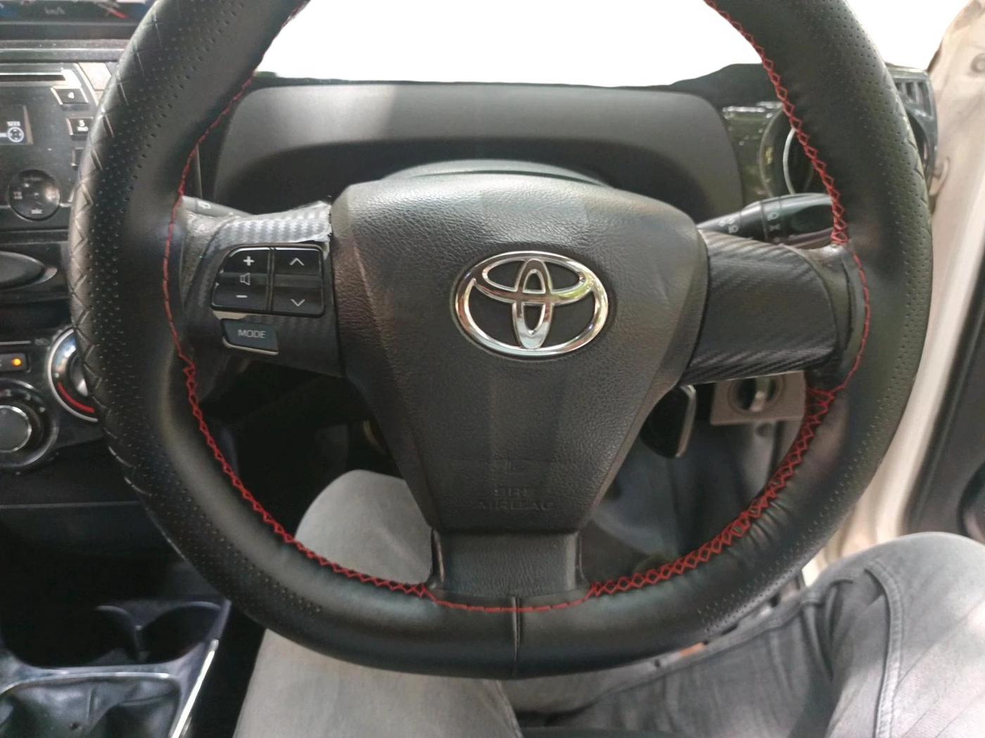 2014 Toyota Etios CROSS 1.4 VD, Diesel, Manual, 1,14,625 km, interior