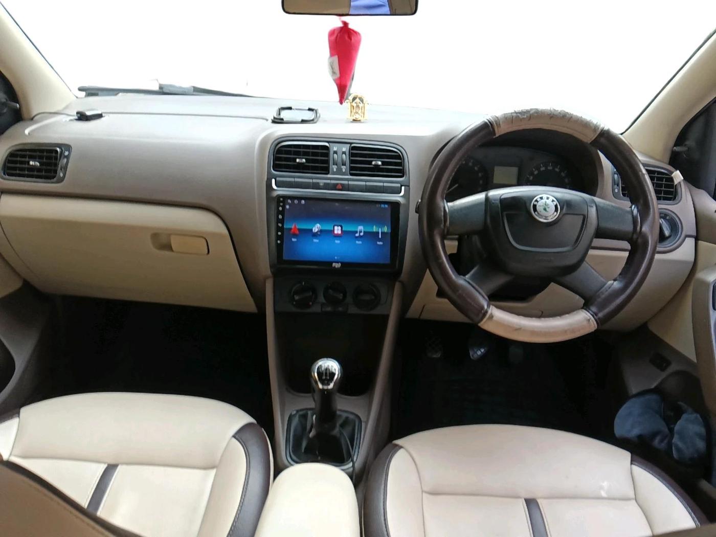 2012 Skoda Rapid AMBITION 1.6 TDI CR MT, Diesel, Manual, 1,39,423 km, interior