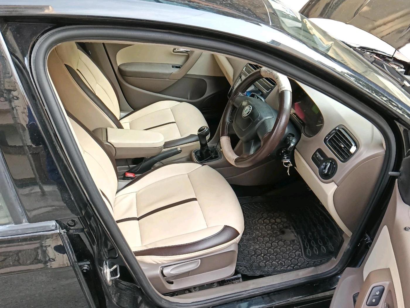 2012 Skoda Rapid AMBITION 1.6 TDI CR MT, Diesel, Manual, 1,39,423 km, interior