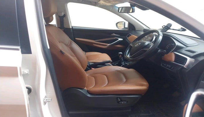 2021 MG HECTOR PLUS SELECT 2.0 DIESEL TURBO MT 7-STR, Diesel, Manual, 27,834 km, interior