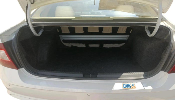 2018 Skoda Rapid AMBITION 1.5 TDI AT, Diesel, Automatic, 68,818 km, exterior