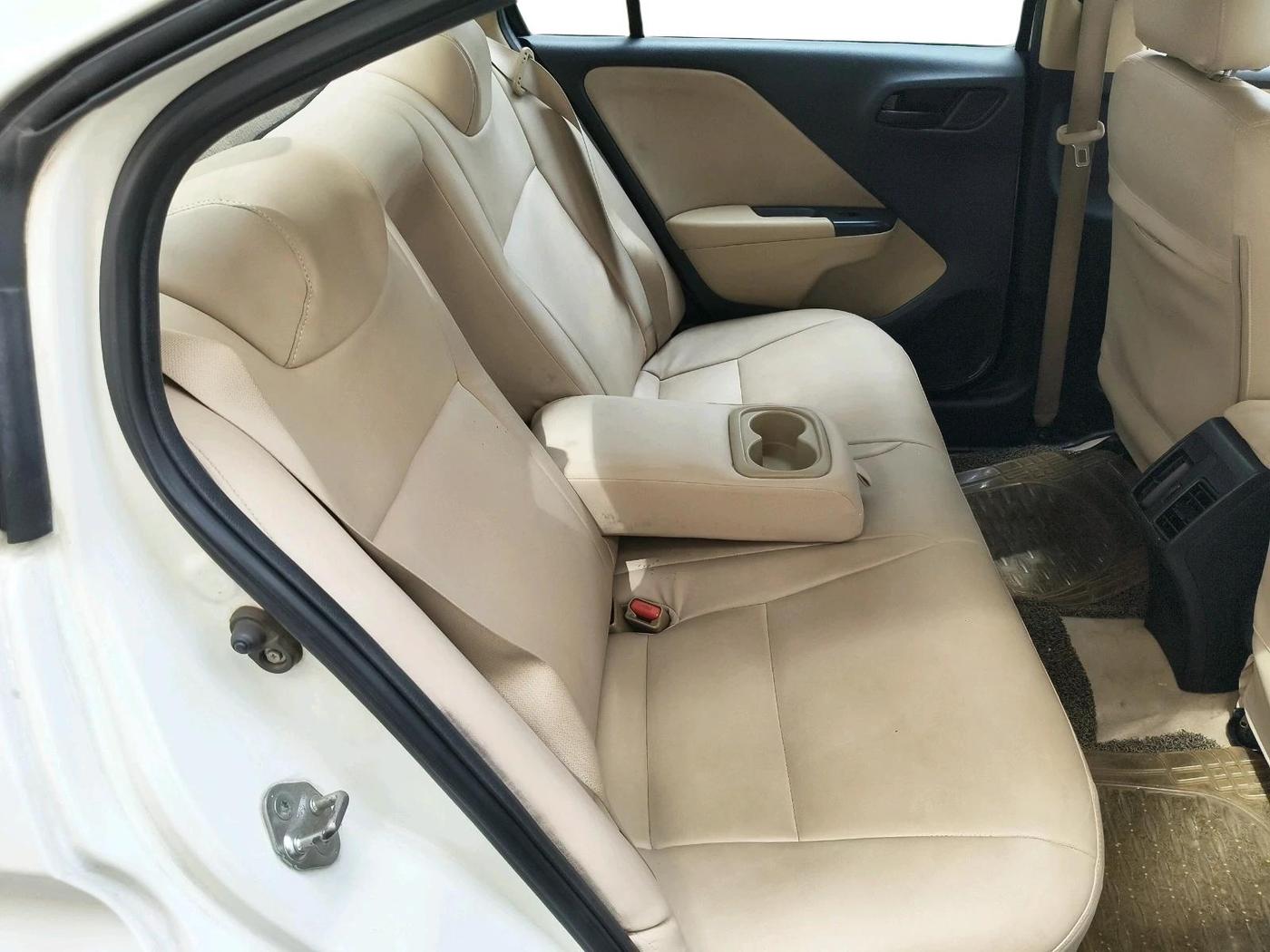 2015 Honda City 1.5L I-VTEC SV, Petrol, Manual, 1,02,974 km, interior
