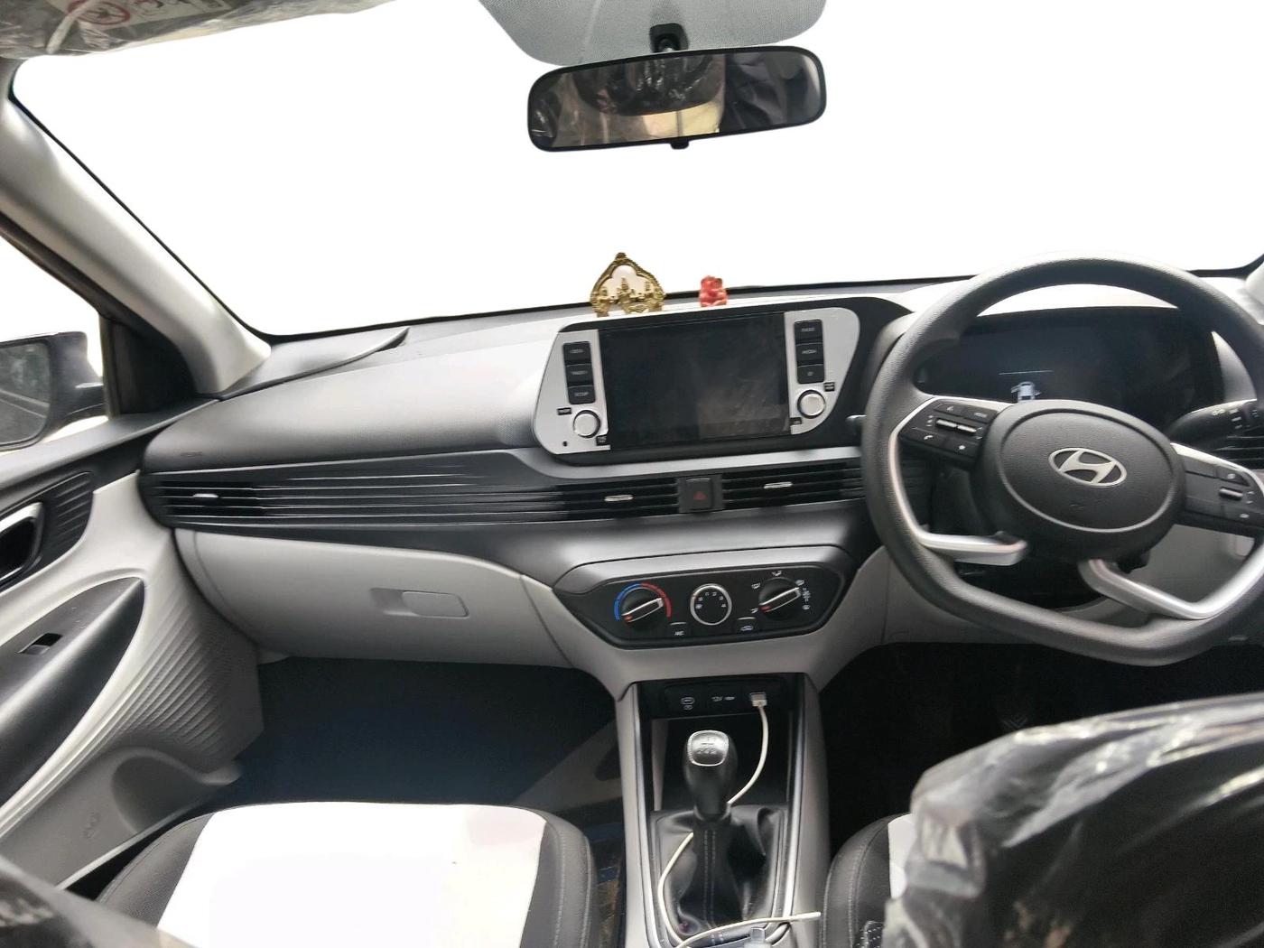 2025 Hyundai NEW I20 MAGNA 1.2 MT, Petrol, Manual, 12,040 km, interior