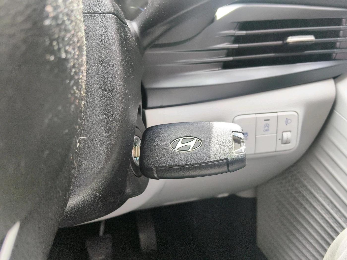 2025 Hyundai NEW I20 MAGNA 1.2 MT, Petrol, Manual, 12,040 km, interior
