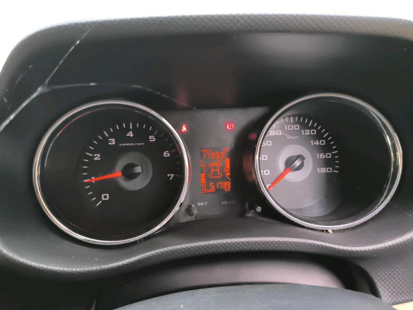 2016 Mahindra TUV300 T8 AMT, Diesel, Automatic, 51,739 km, interior