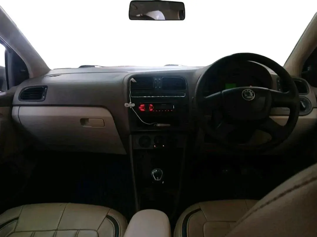 2012 Skoda Rapid ACTIVE 1.6 TDI CR MT, Diesel, Manual, 91,560 km, interior
