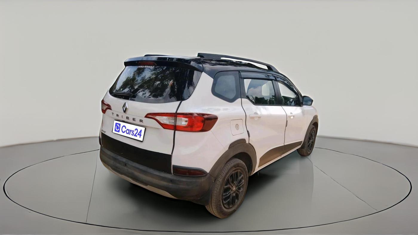 2022 Renault TRIBER RXZ DUAL TONE, Petrol, Manual, 16,219 km, exterior