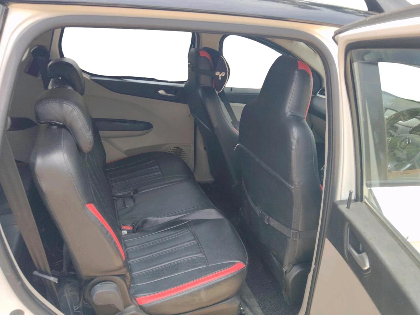 2022 Renault TRIBER RXZ DUAL TONE, Petrol, Manual, 16,219 km, interior