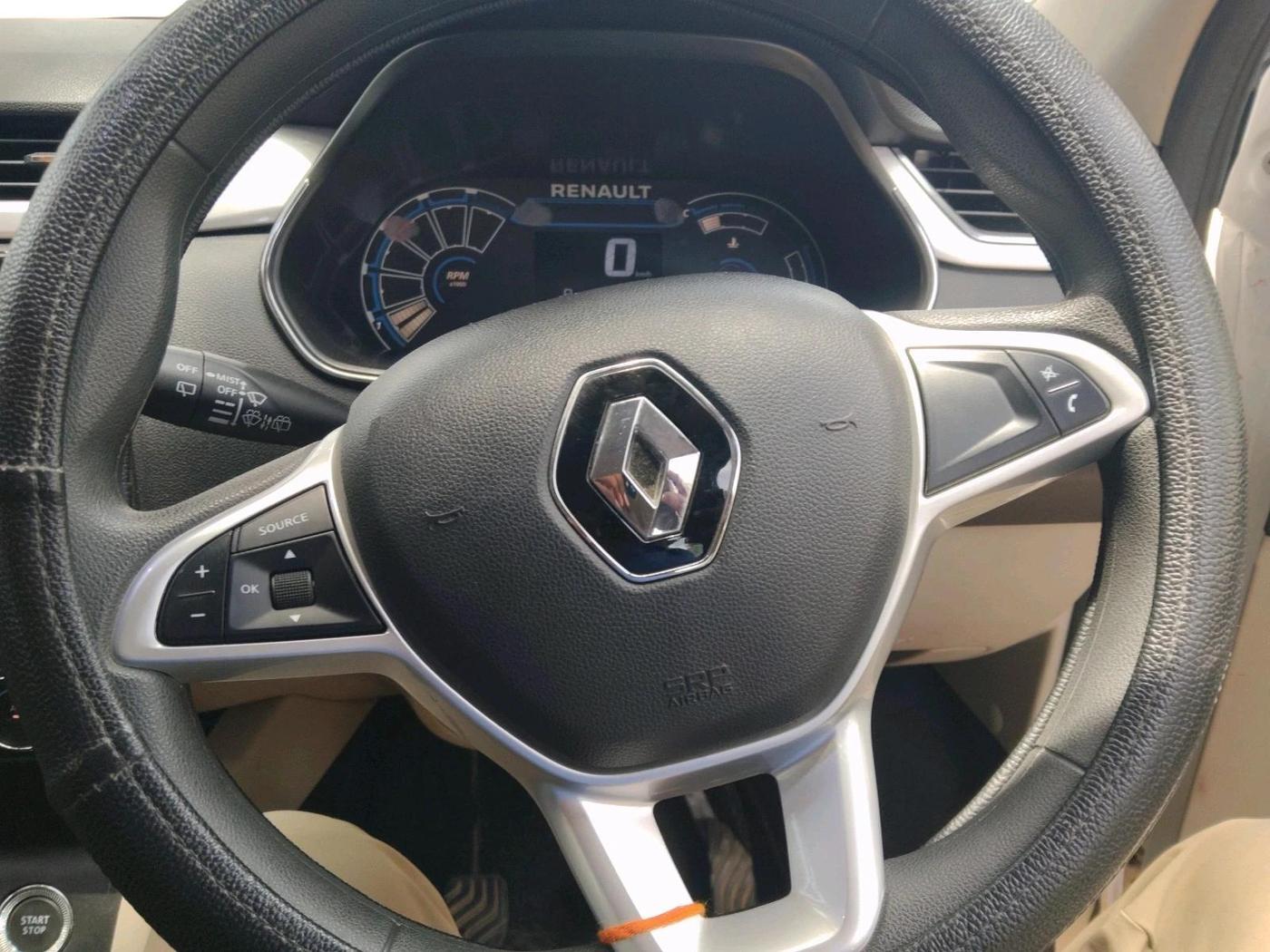 2022 Renault TRIBER RXZ DUAL TONE, Petrol, Manual, 16,219 km, interior