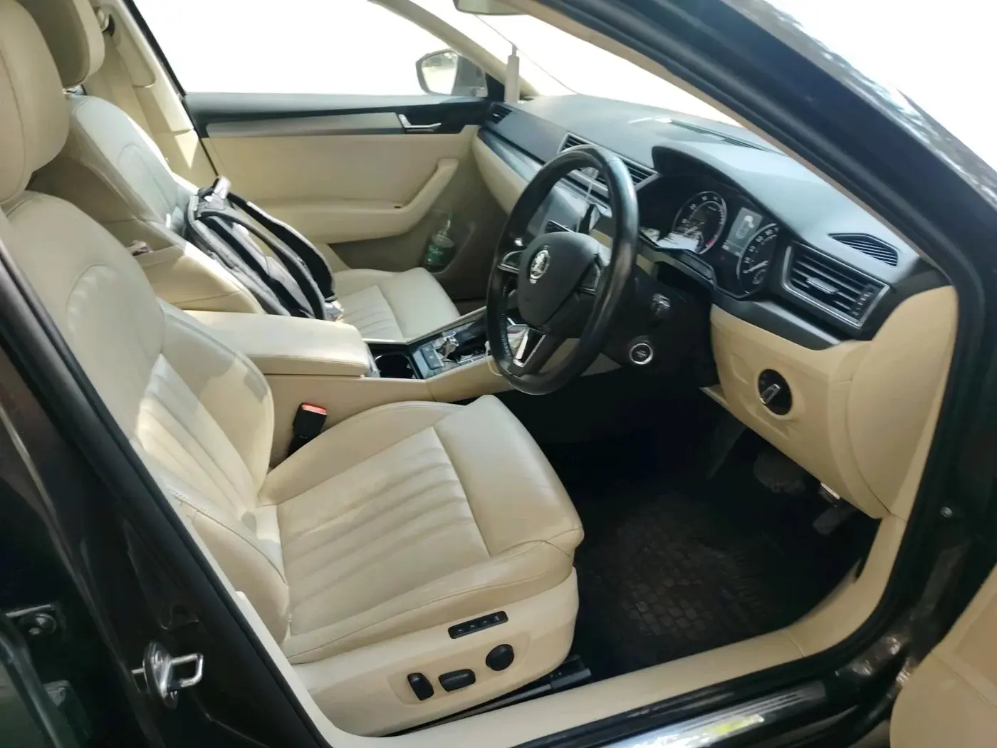 2016 Skoda Superb ELEGANCE 1.8 TSI AT, Petrol, Automatic, 77,800 km, interior