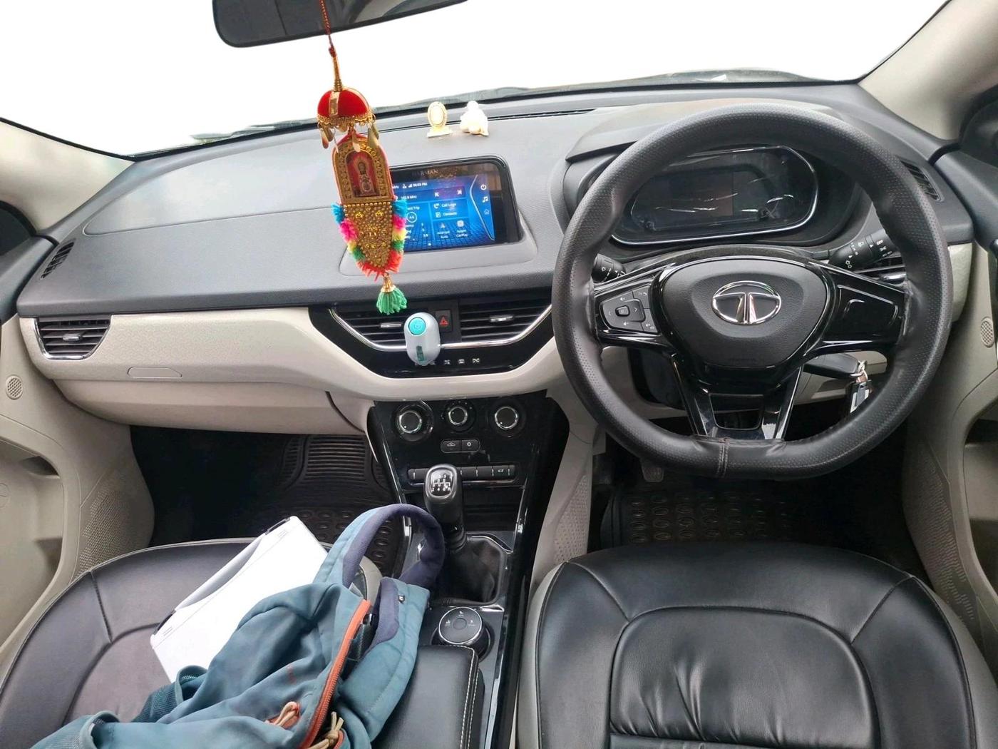 2022 Tata NEXON XZ PETROL, Petrol, Manual, 23,313 km, interior