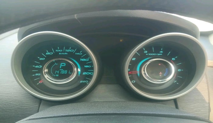 2016 Mahindra XUV500 W8 AT, Diesel, Automatic, 1,41,881 km, interior